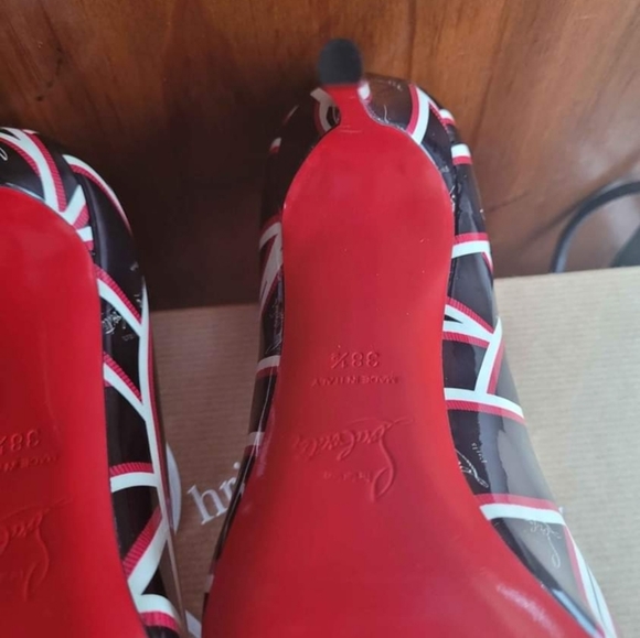 Louboutins size 38.5 (size 8) - Picture 4 of 7